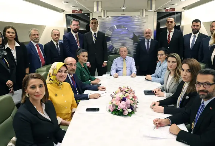 Cumhurbaşkanı Erdoğan, Azerbaycan dönüşü soruları yanıtladı