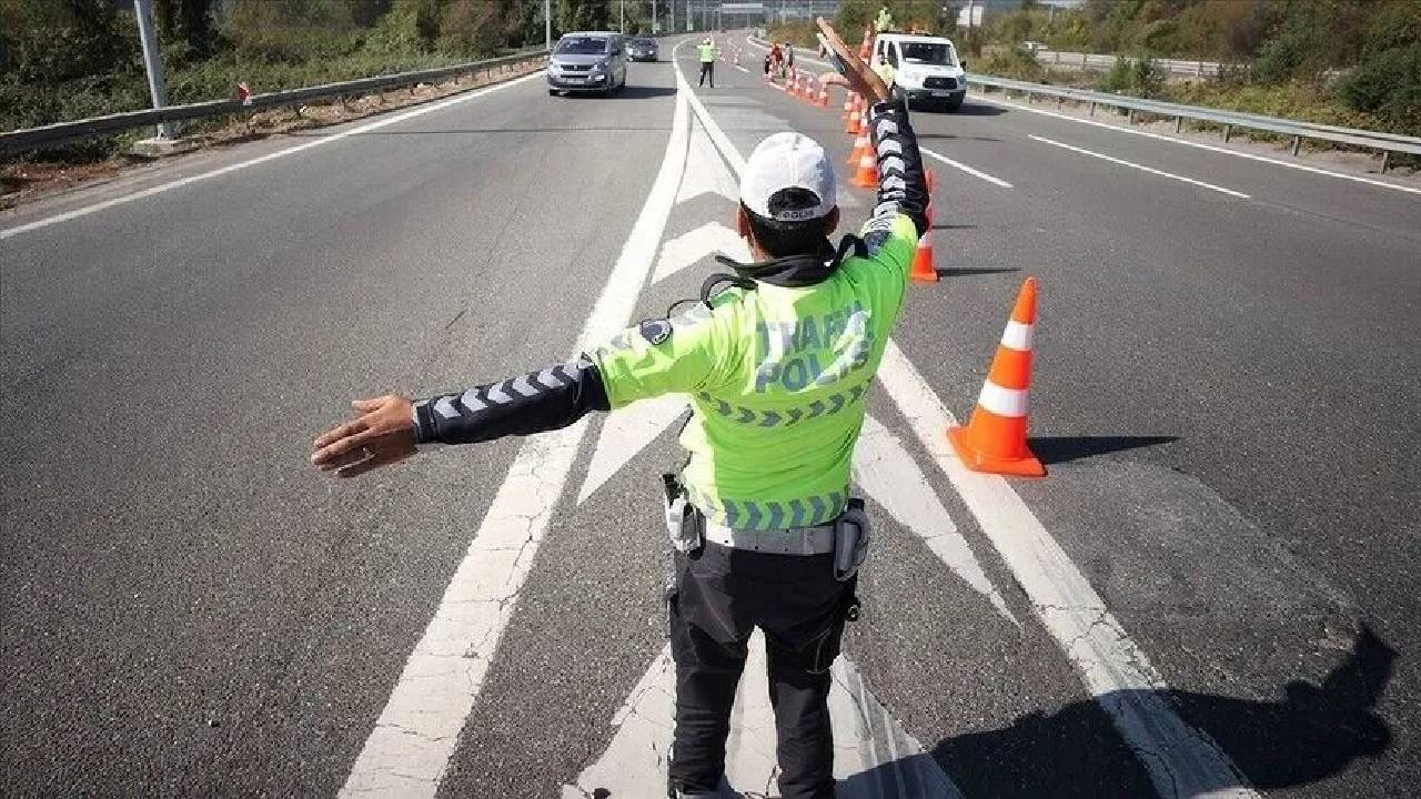 Emniyet Duyurdu: İstanbul'da Yarın Bazı Yollar Trafiğe Kapatılacak