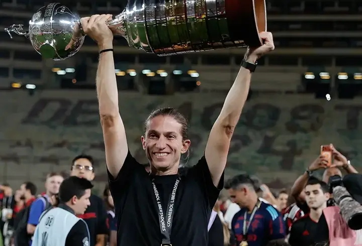 Genç Teknik Direktör Filipe Luis, kupa kazanmaya devam ediyor