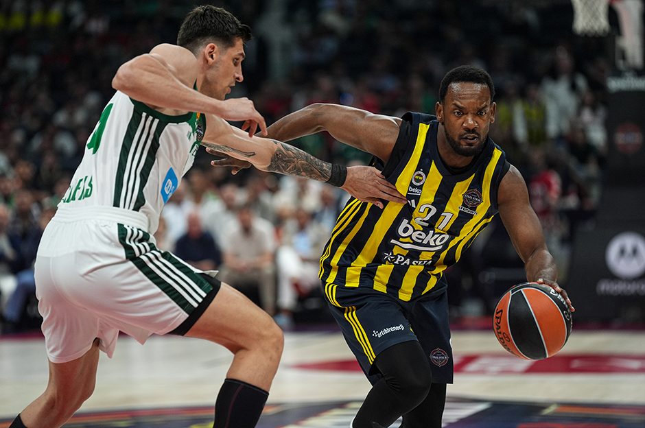 Dyshawn Pierre: "Umarım taraftarlarımıza şampiyonluk sevinci yaşatacağız"