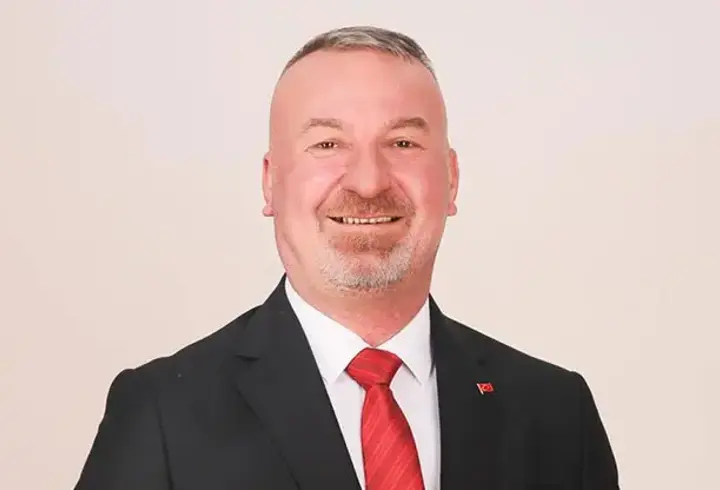 Karacabey Belediye Başkanı Fatih Karabatı, İYİ Parti'den istifa ettiğini açıkladı