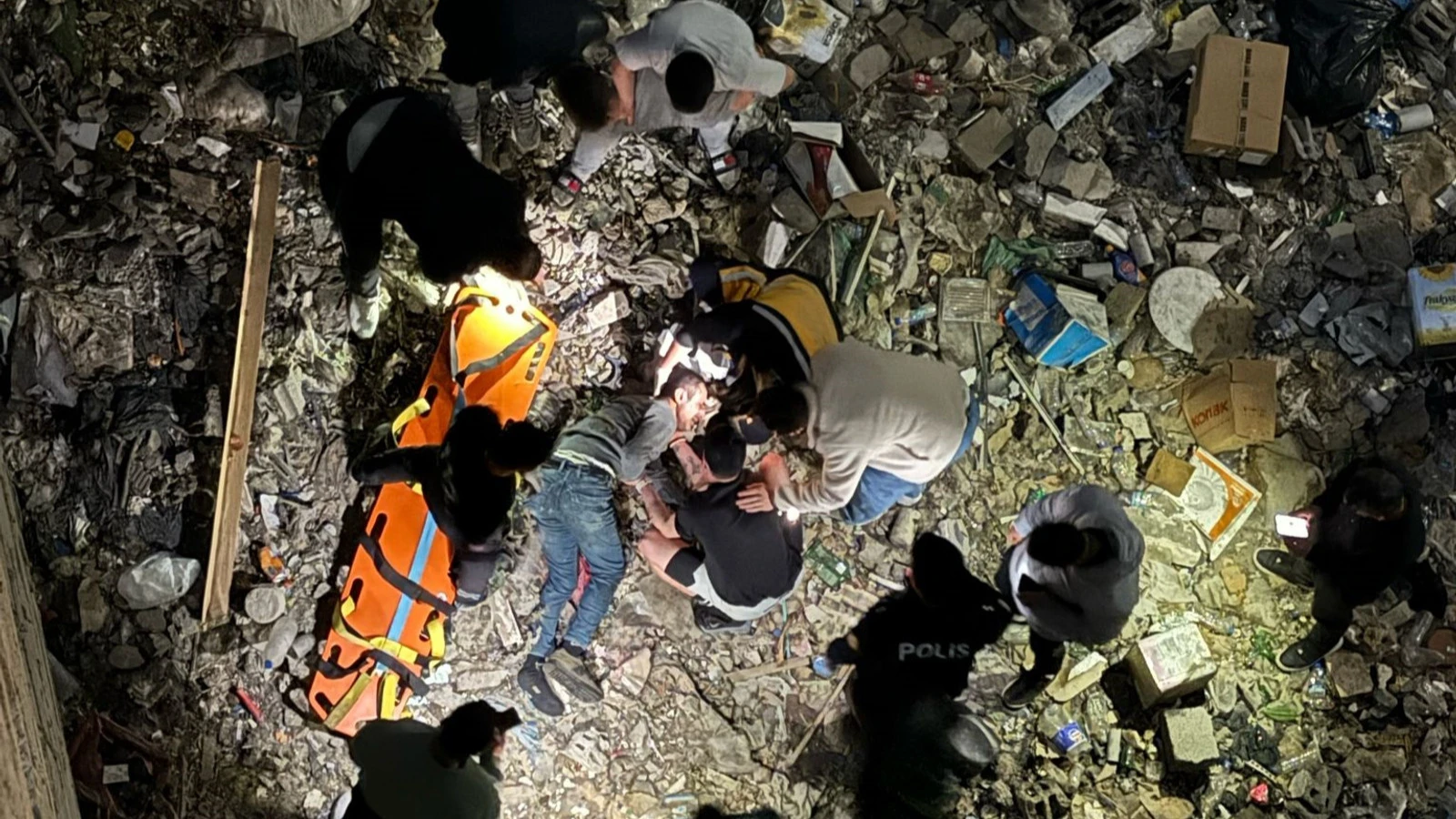 İftardan sonra yürüyüşe çıktı; 30 metre yüksekten inşaat temeline düştü