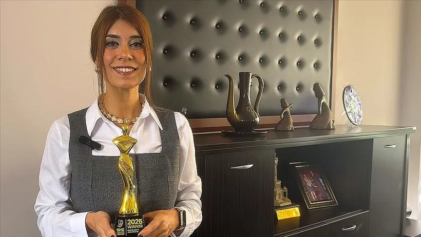 İzmirli Didem öğretmen, projeleriyle İngiltere'den ödülle döndü