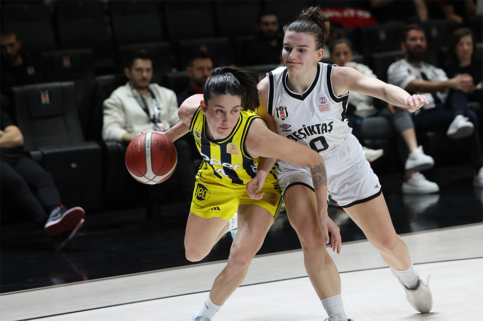 Potadaki derbide Fenerbahçe Opet'ten 28 sayı fark
