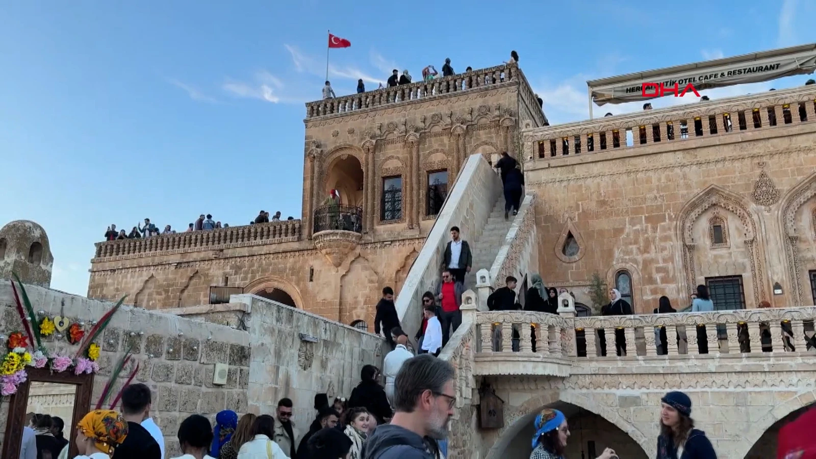 Mardin'de turist yoğunluğu: Doluluk yüzde 100'e ulaştı