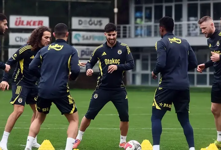 Fenerbahçe'nin Trabzonspor maçı kamp kadrosu açıklandı