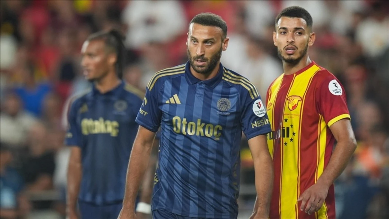 Fenerbahçeli futbolcu Cenk Tosun ameliyat oldu