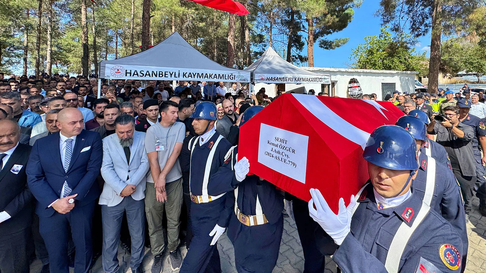 Şehit Jandarma Astsubay Çavuş Kemal Özgür'ün cenazesi Osmaniye'de defnedildi