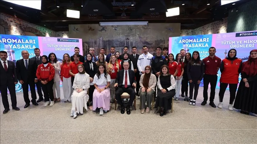 Cumhurbaşkanı Erdoğan, sporcular ve gençlerle bir araya geldi