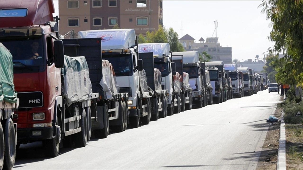 Gazze'de sağlık alarmı! İsrail, yardım yüklü 3 bin tırın girişini engelliyor