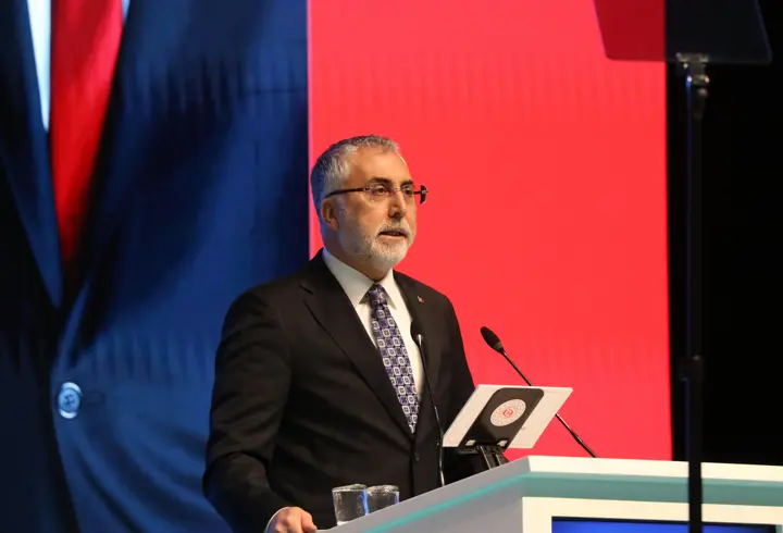 Bakan Işıkhan: Önceliğimiz işin geleceğinden önce, işçimizin geleceği