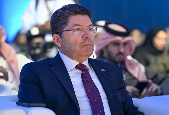 Adalet Bakanı Tunç, Katar’da Hukuk Forumu’na katıldı