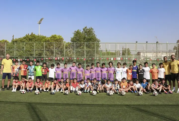 Mersin büyükşehir geleceğin futbolcuları yetiştiriyor