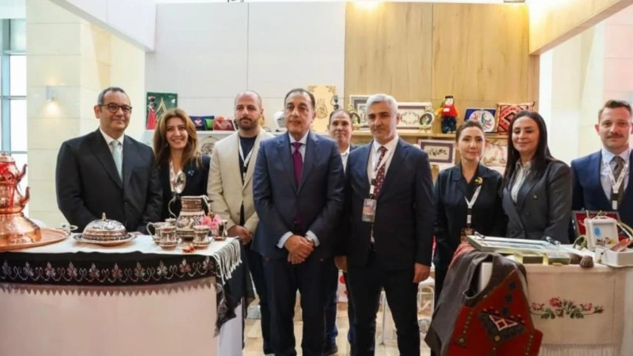 Bingöllü Kadınların El Emeği Kahire’de Vitrine Çıktı