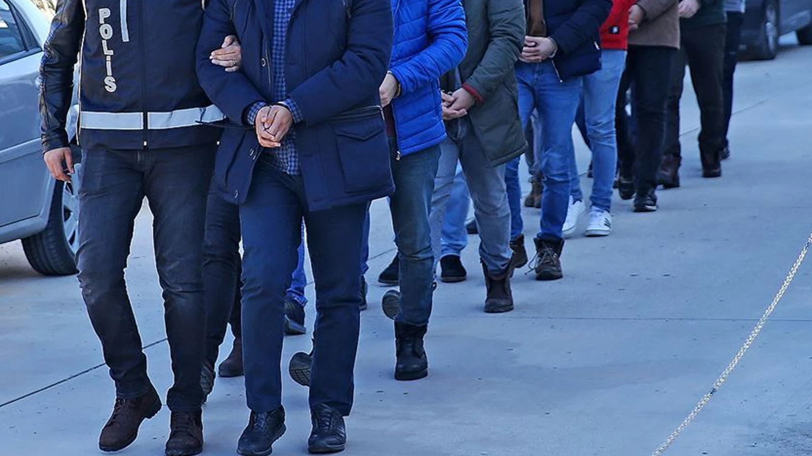 Sosyal medyada "buluşma tuzağı" kuran çete çökertildi