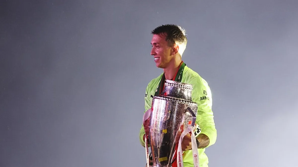 Galatasaray'dan kaleye 2 dev aday! Muslera sonrası ikisinden biri gelecek