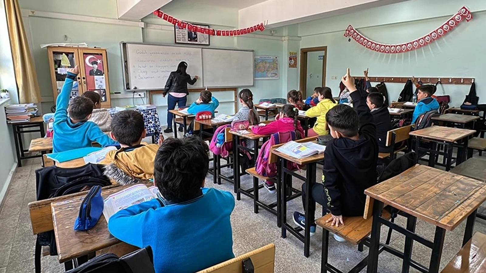 Kars'ta 16 Nisan Çarşamba yarın okullar tatil mi?
