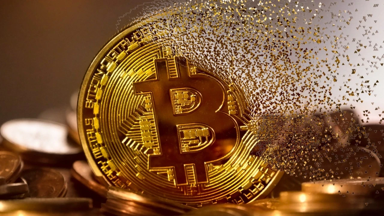 Hazirandan beri ilk kez bu seviyeye indi... Uzmanlardan Bitcoin için düşüş uyarısı!