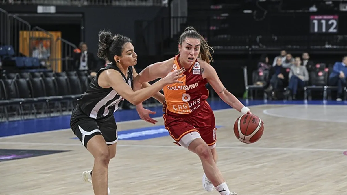Potada kadınlar derbisinde Galatasaray, Beşiktaş'ı mağlup etti
