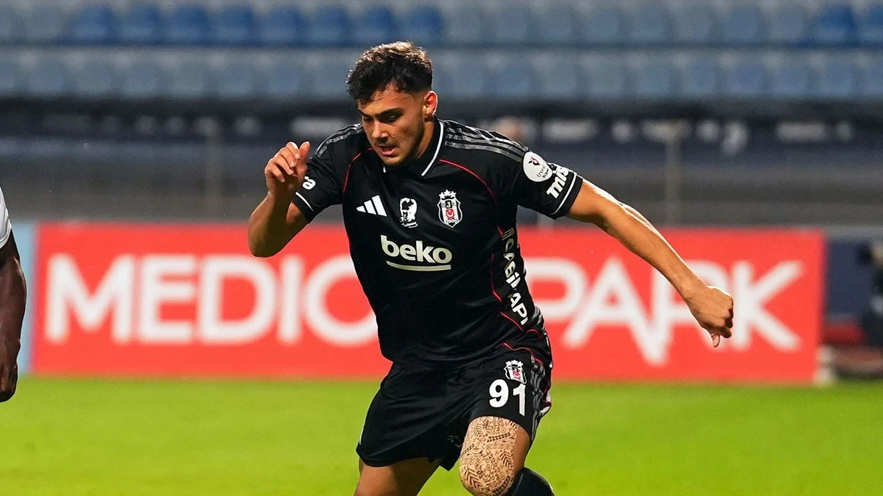 Beşiktaş'tan Mustafa Hekimoğlu için sakatlık açıklaması