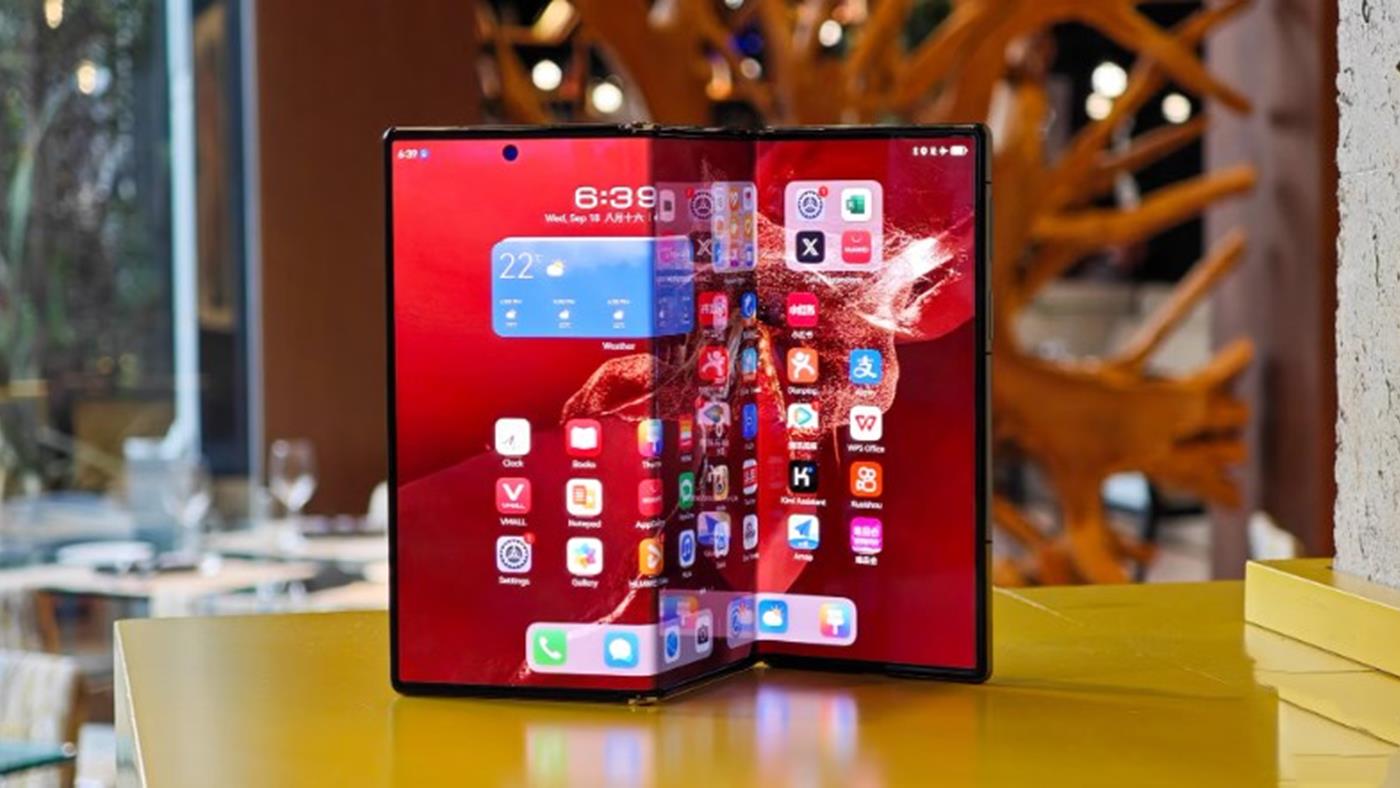 Huawei’nin yeni Tri-Fold telefonu yolda: Lansman takvimi sızdı