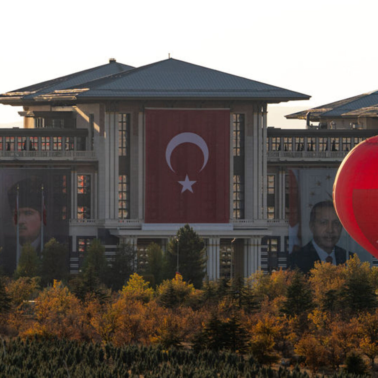 Cumhurbaşkanlığı Külliyesi'nde sıcak hava balonu etkinliği