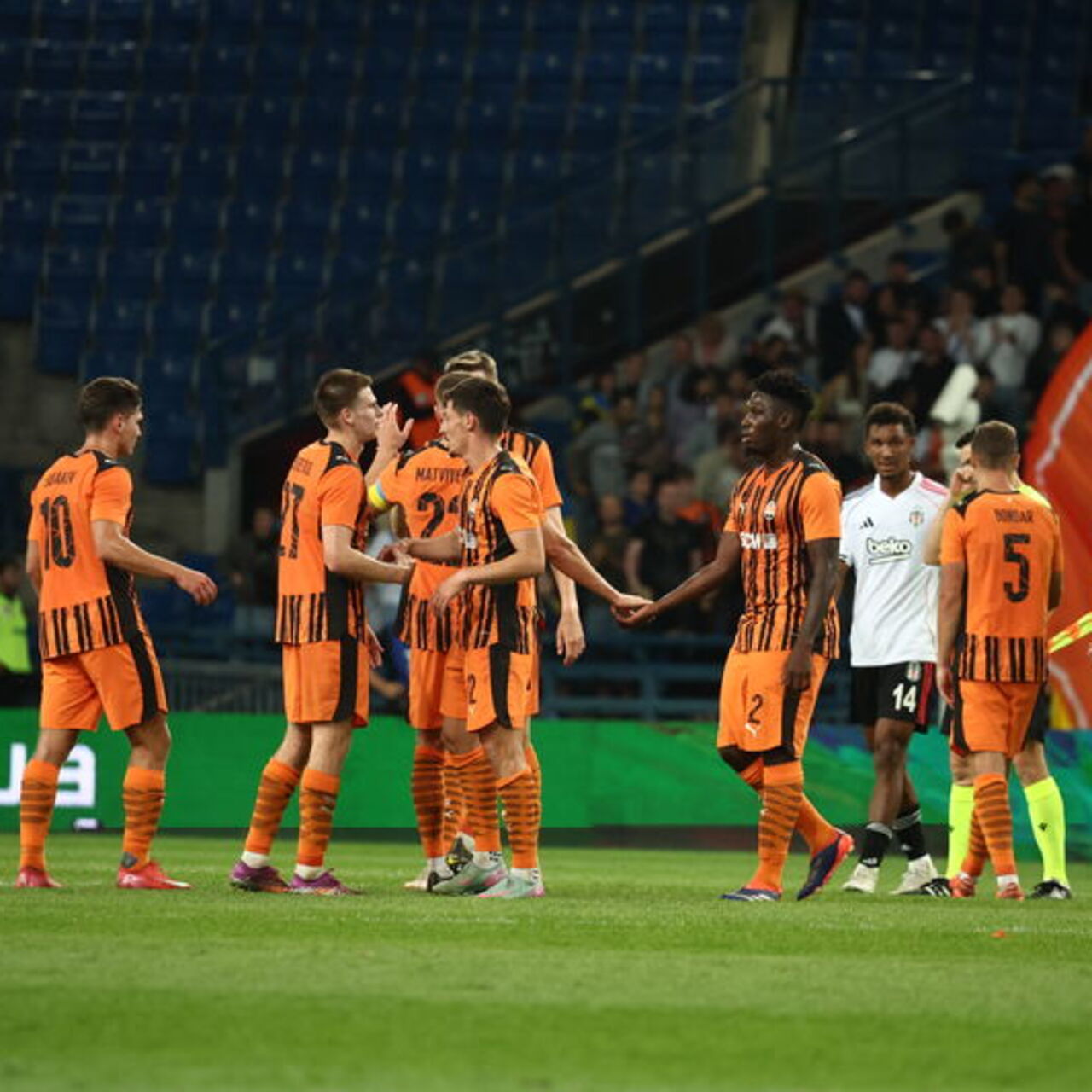 Arda Turan'lı Shakhtar sahasında 2 golle kazandı!