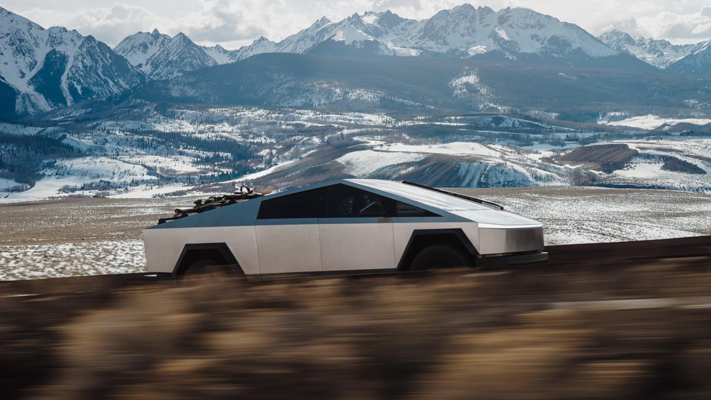 Tesla Cybertruck’a güncelleme ile aktif yol gürültüsü engelleme özelliği geldi