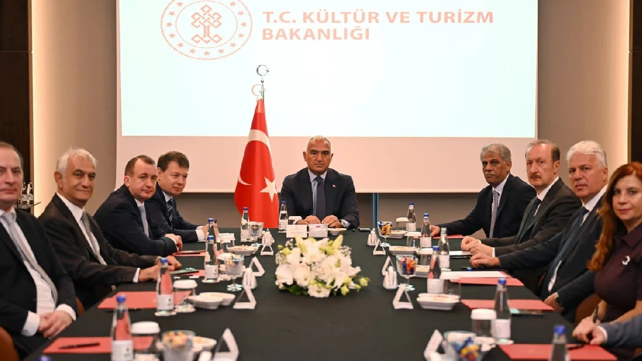 Bakan Ersoy’dan Türkiye-Rusya Hava Köprüsünü Güçlendirme Hamlesi