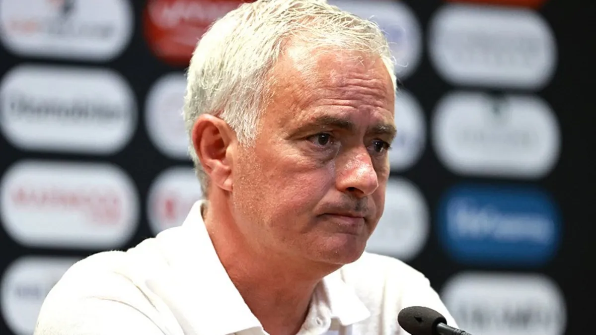 FENERBAHÇE HABERİ | Mourinho'nun ekibinde yaprak dökümü! 4 isim...