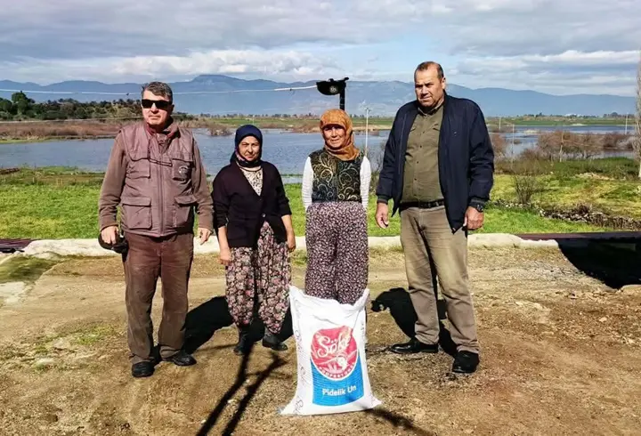 Aydın’da baharın müjdecisi olan leylekleri ilk görenler bir çuval un kazandı