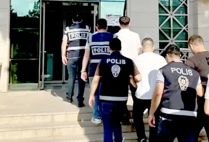 Sosyal medyada silah gösterisi yapan 7 kişi tutuklandı