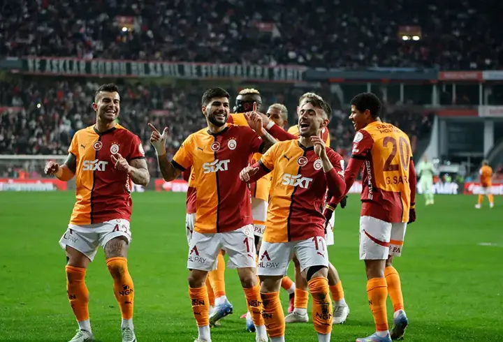 Samsunspor 0-2 Galatasaray Maç Özeti | Lider, Samsun'da hata yapmadı