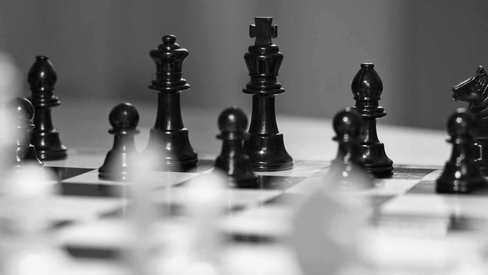 Grok ve ChatGPT kapıştı... OpenAI'ın o3'ü xAI'ın Grok 4'ünü ezip geç