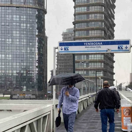 İstanbul İçin Turuncu Kodlu Sel Ve Su Baskını Uyarısı: Akom Ve Valilikten 8 İlçe İçin Kritik Çağrı