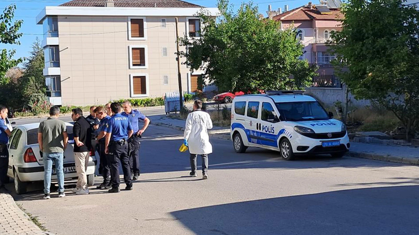 Nişana karşı çıkan kızın babasını tüfekle vurdu