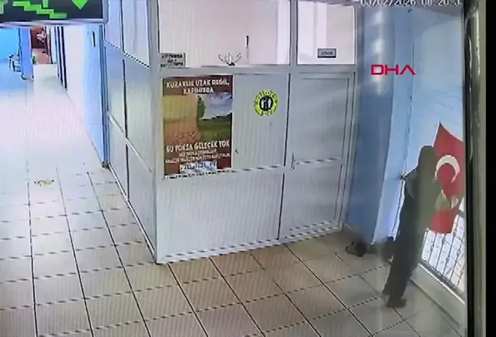 Diyarbakır'da bir öğrencinin duygulandıran bayrak hassasiyeti!