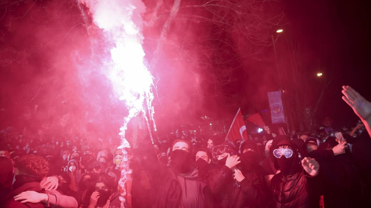 Son dakika: İBB protestolara katılan 139 kişiye 3'er yıl hapis istemi