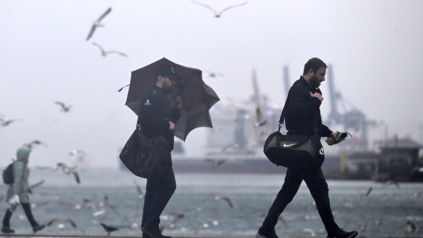 İstanbul'da Sel Alarmı: Anadolu Yakası İçin Saat Verildi