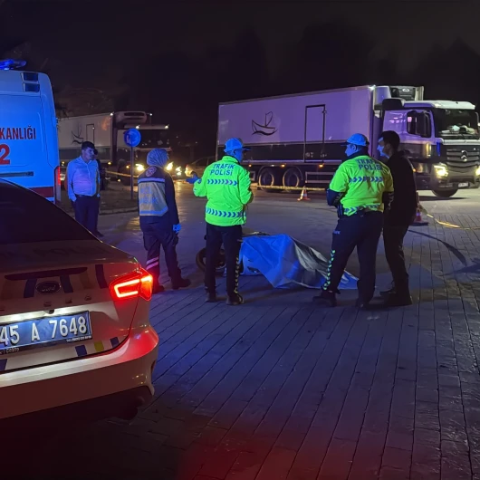 Manisa’da Feci Kaza: Tır'la Çarpışan Motosikletin Sürücüsü Öldü
