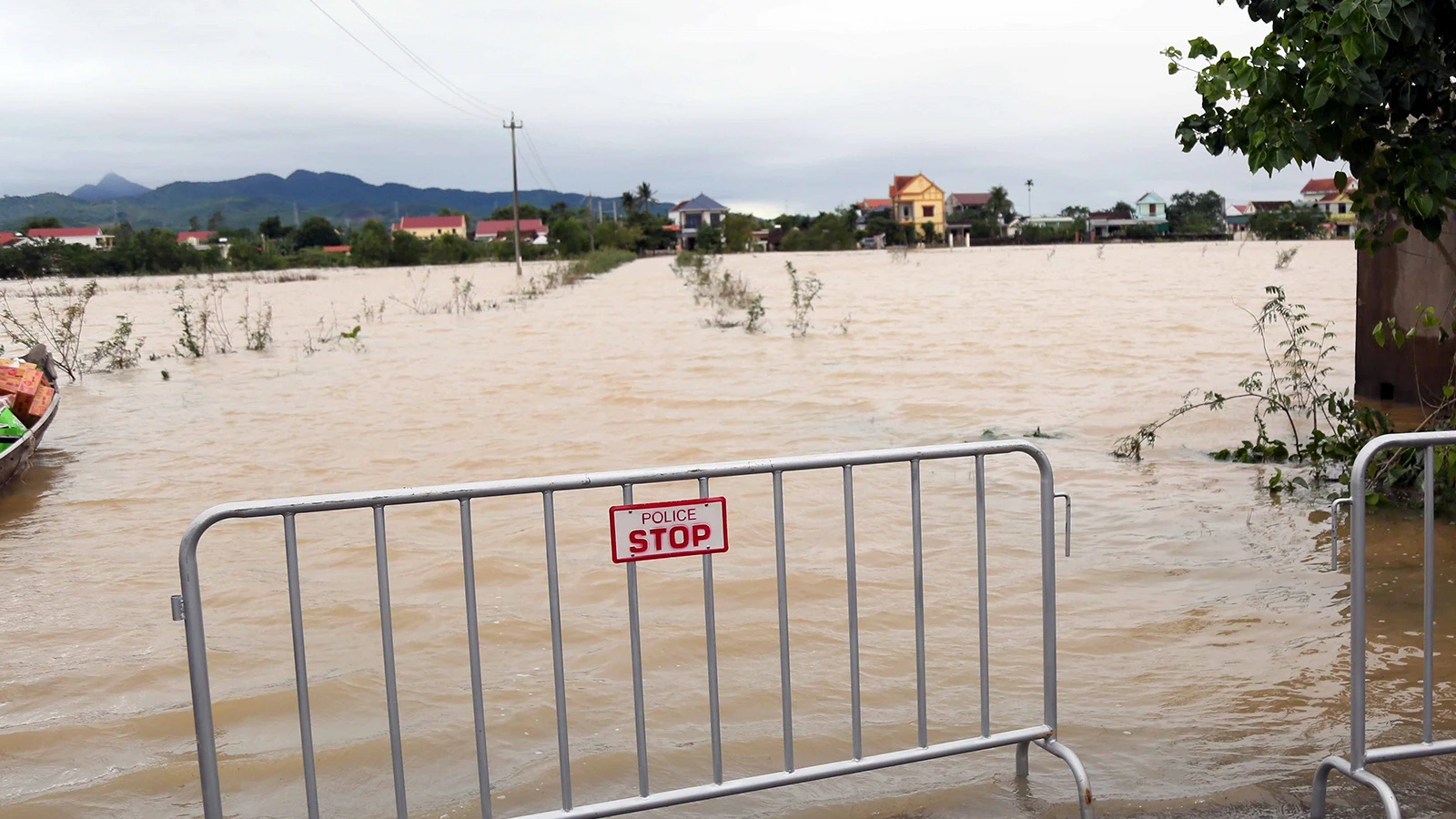 Vietnam'da sel ve heyelan felaketi: Çok sayıda ölü var