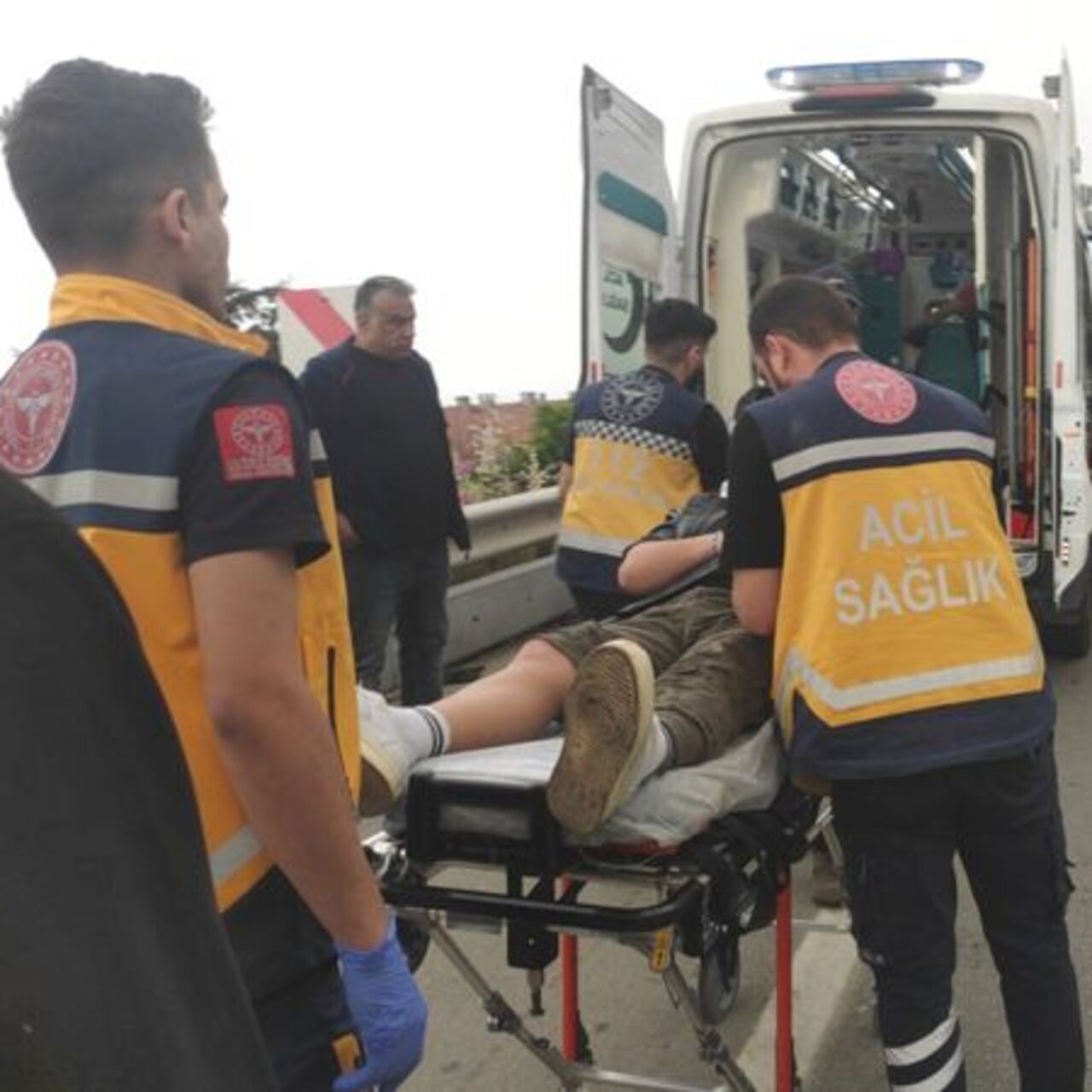 İşçi servisi kaza yaptı! 2'si ağır 12 yaralı!