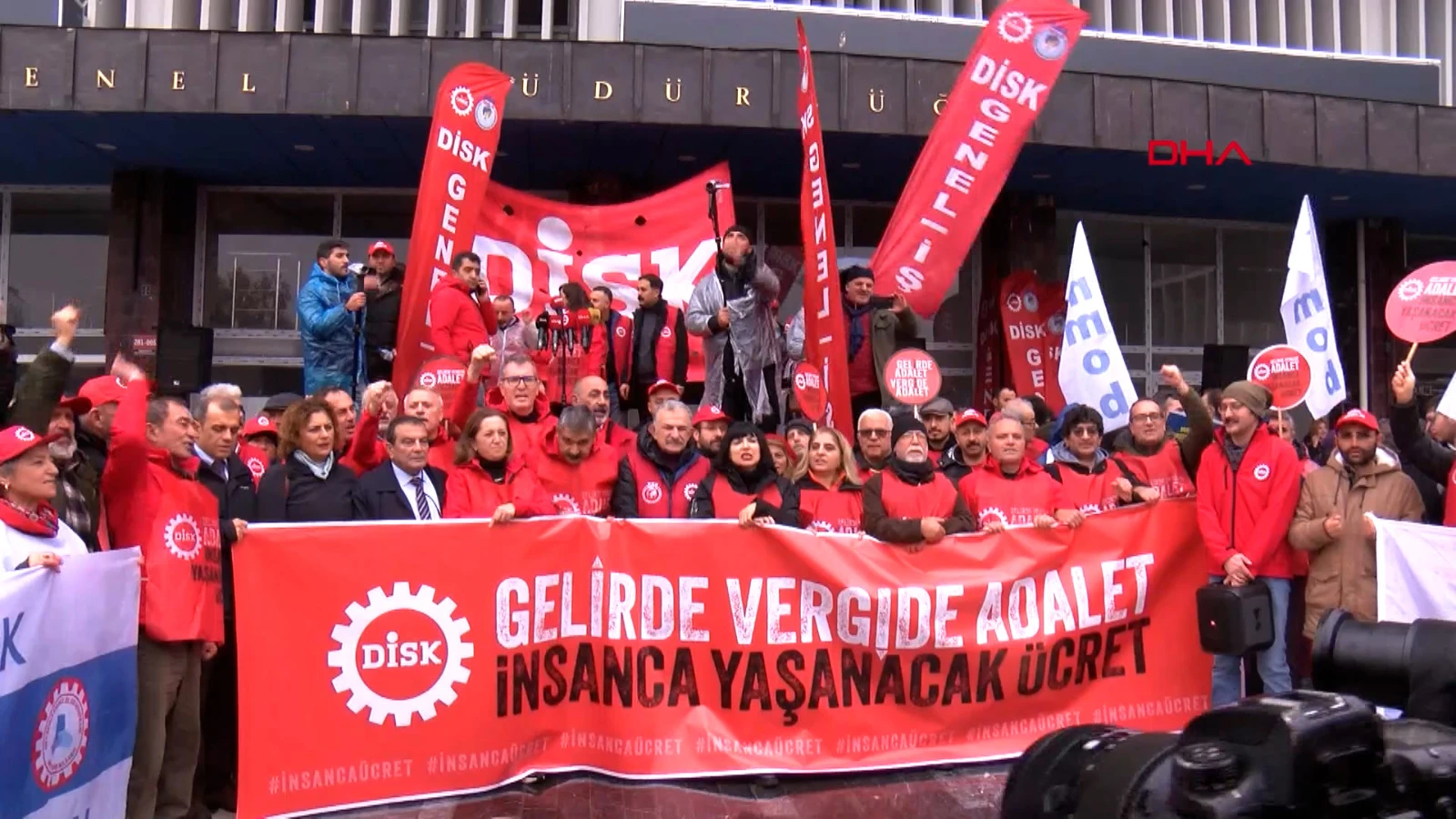 DİSK üyelerinden "Gelirde ve vergide adalet" talebiyle Ankara'ya yürüyüş