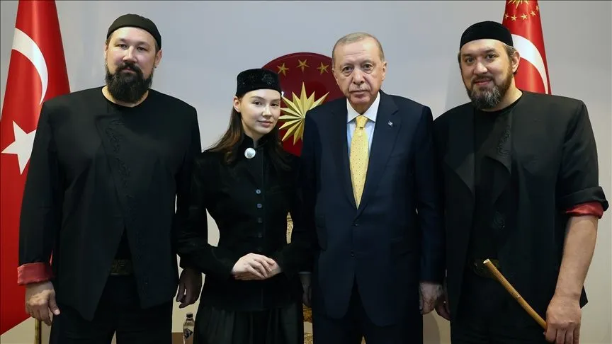 Cumhurbaşkanı Erdoğan, "Ay Yola" müzik grubunu kabul etti