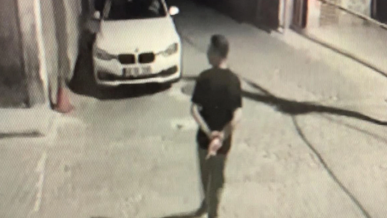 Camdan eve girdi, uyuyan kadına saldırdı, serbest kaldı!