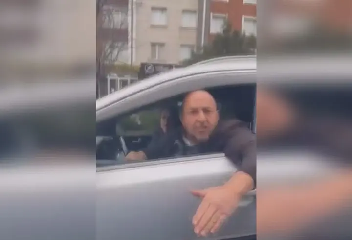Trafikte korku dolu anlar: "ABİ ÇOCUĞUM VAR N'OLUR"
