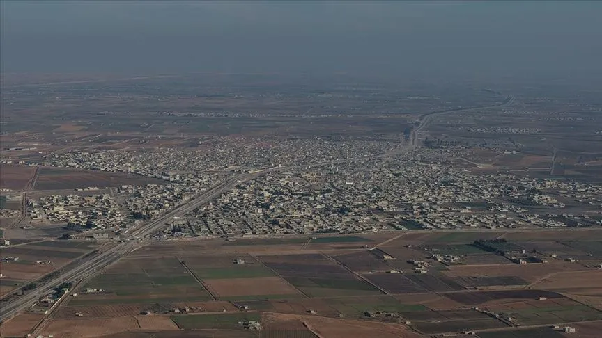 AA, Suriye’de terör örgütü YPG/SDG’nin işgali altındaki Deyr Hafir’i havadan görüntüledi