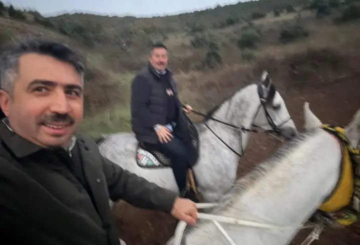 Yıldırım ve Yenişehir belediye başkanları ata binerek stres attı