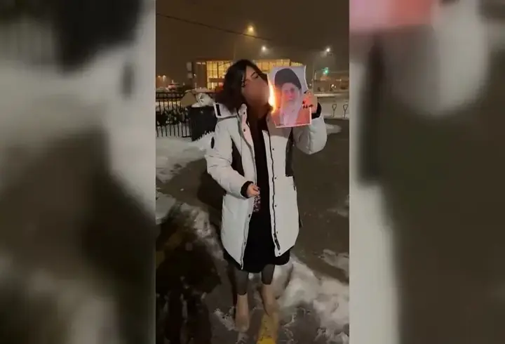 İran'da protestoların simgesi olmuştu! Hamaney fotoğrafını yakan eylemci değil, fenomen çıktı