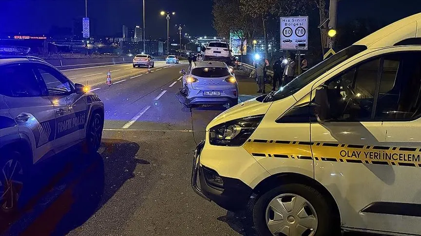Bayrampaşa'da trafik kazasında 2 kişi öldü, 4 kişi yaralandı